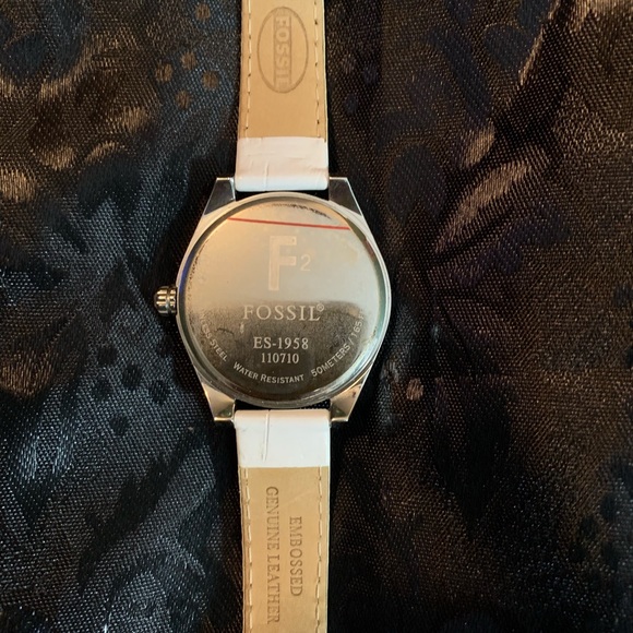 Fossil Ladies Watch Crystal Accents Bezel White - Picture 4 of 4